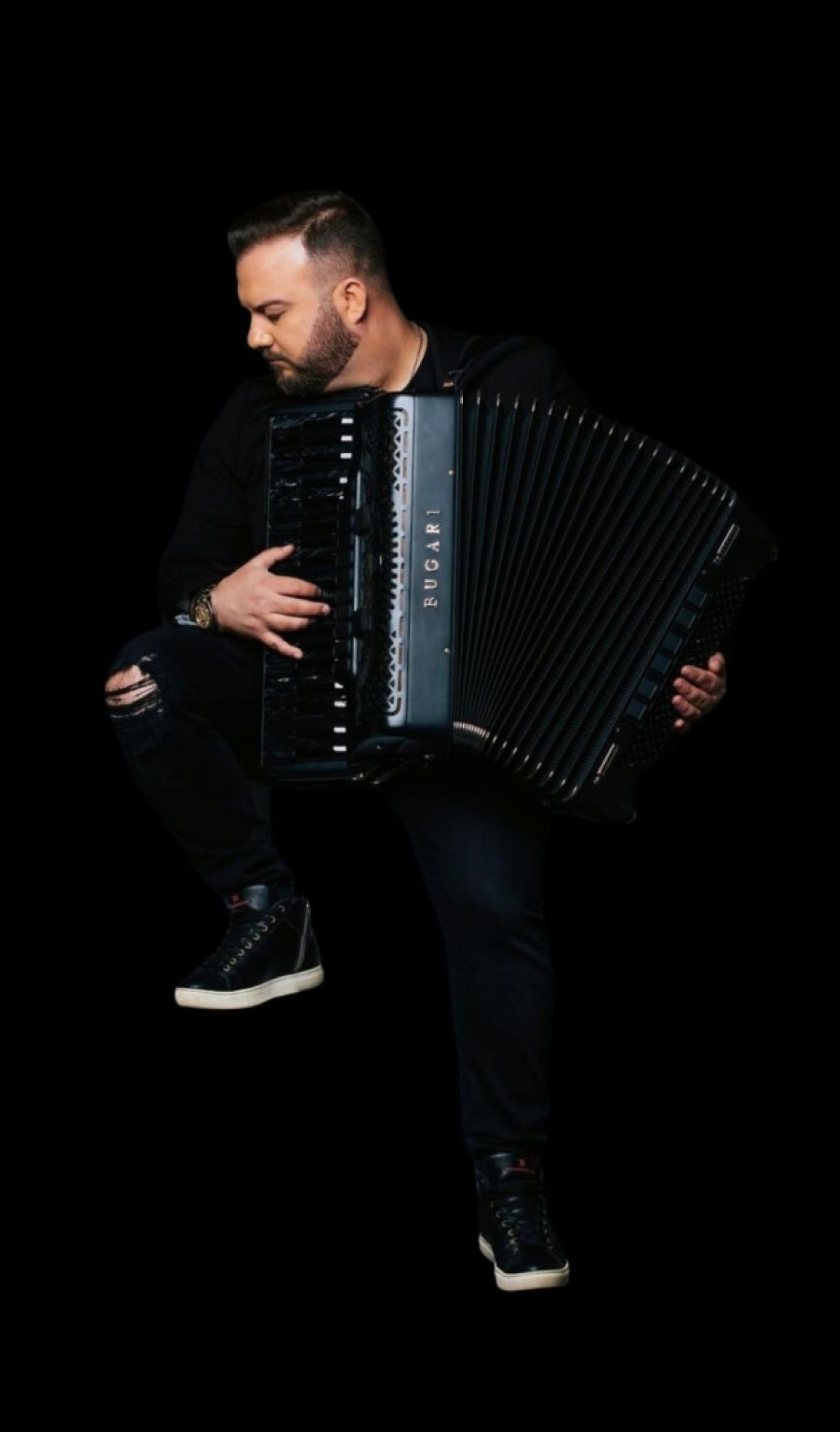 Otkriveno koji će orkestar pratiti pevače na koncertu sećanja na Tomu Zdravkovića (FOTO)