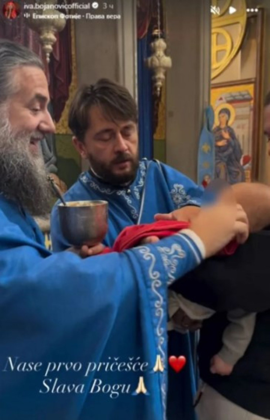 Iva i Joca odveli sina na pričest: Ponosni tata drži naslednika, pucaju od sreće!