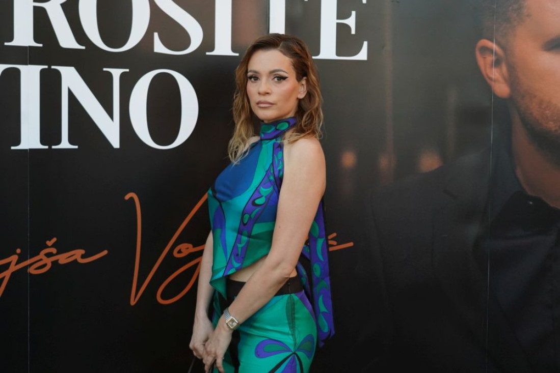 Muž Jelene Kostov se ne pojavljuje u javnosti, a ovo je pravi razlog zašto: To volim kod njega!