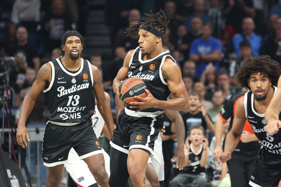 Partizan - Olimpija Milano: Trojka Džonsa zapalila Arenu, Valjak se ponovo odlepio!