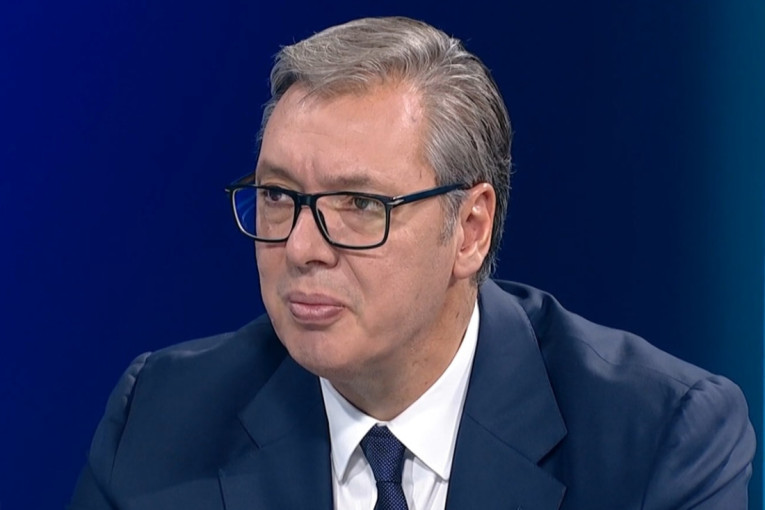 Srbija čeka obraćanje Vučića: Bajkeri krenuli ka Predsedništvu (VIDEO)