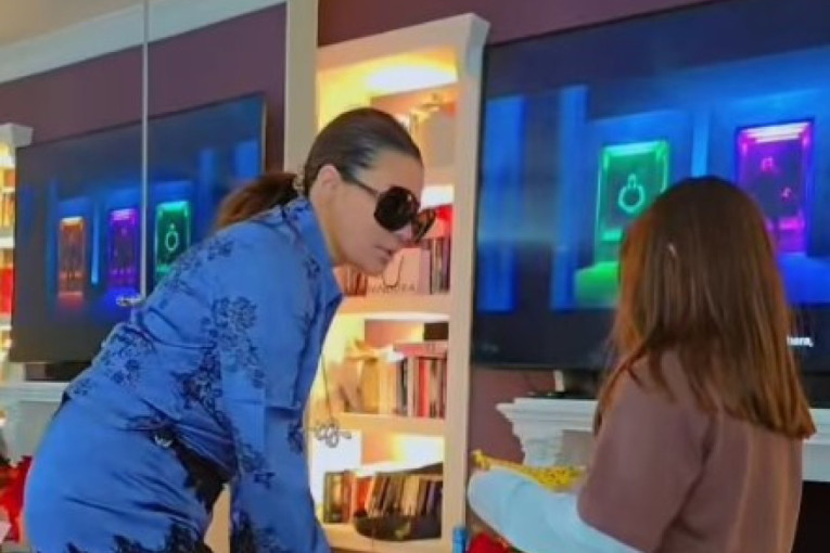 "Samo za mamu" Ana Nikolić slavi rođendan sa ćerkom uz Rastine pesme: Tara joj napravila iznenađenje