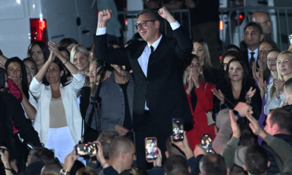 Vučić: Hvala hrabrim ljudima koji su se suprotstavili rušenju Srbije