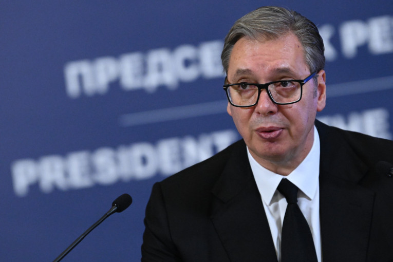 Vučić podnosi ostavku: Došao je čas odluke... (VIDEO)