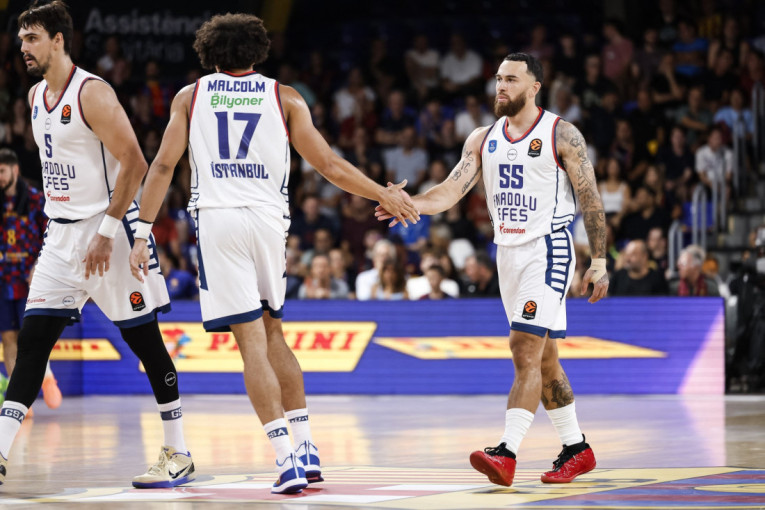 Efes pokazao moć pred dolazak Zvezdi u Arenu! Alimpijevićev Bešiktaš mu nije ni zapretio!