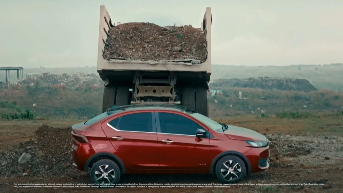 Zatrpali ga sa 20 tona šuta: Automobil od 5.500 dolara prošao neobičan test (FOTO/VIDEO)