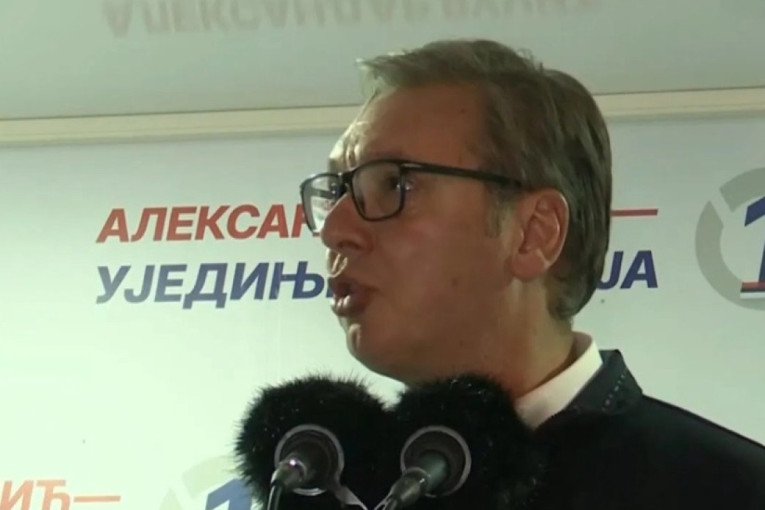 Vučić u selu Luka kod Bora: Mnogo vam hvala što ste me čekali (VIDEO)