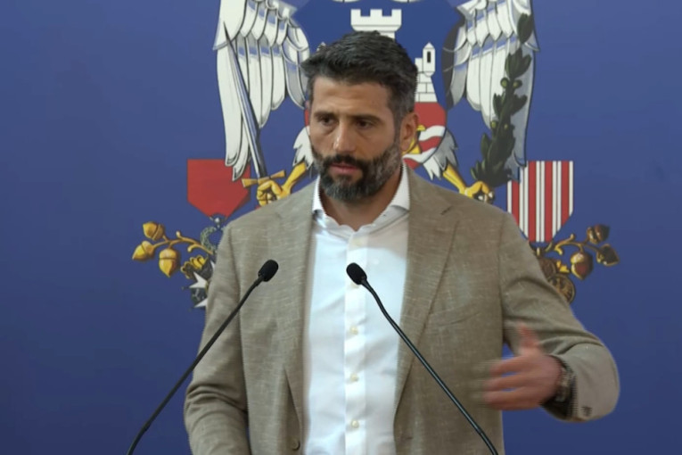 Šapić na konferenciji za medije o sinoćnjem incidentu: Dotičnu gospođu nisam takao, osim kad je muškarac krenuo na mene (VIDEO)