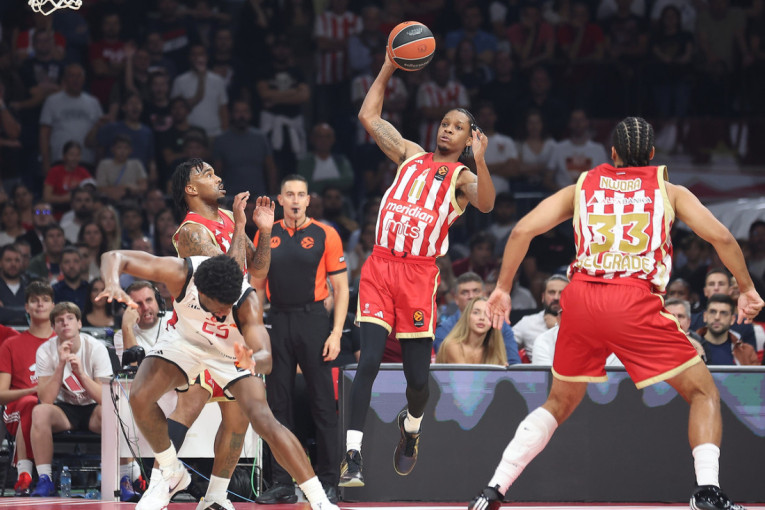 Crvena zvezda - Hapoel Tel Aviv: Gosti ne ispuštaju prednost (FOTO)