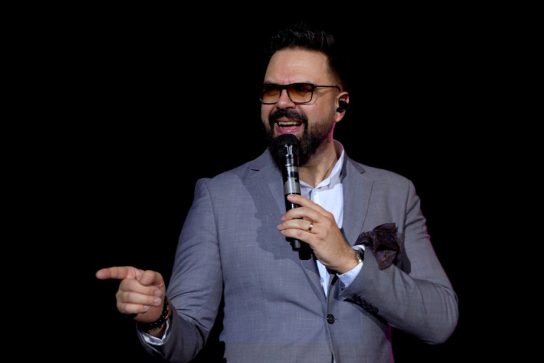 Petar Grašo pred dolazak u Beograd prekinuo glasine o porodici: "Nismo onakvi kakvim nas predstavljaju"