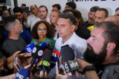 Flavio Bolsonaro u centru skandala pred izbore: Pominju se orgije i korupcija, kruži snimak u kom u boksericama priča kako muva žene (VIDEO)