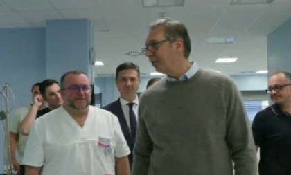 "Glas naroda je glas Boga!" Vučić iz Jagodine: Oni su za nas ljudi, iako mi za njih nismo, ne ulazite u sukobe sa njima (FOTO/VIDEO)