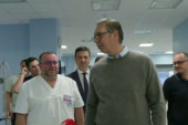 Nastavlja se obilazak Srbije - Vučić u UKC Niš: Došao u posetu povređenom aktivisti Denisu Stojanoviću