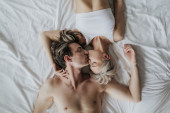 Razmišljate da li sve radite kako treba: Ovo će vam pomoći da se opustite i uživate u intimi bez pritiska