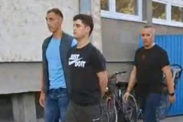 Uhapšen blokader koji je napao aktivistkinju SNS u Novom Sadu: Obrijao brkove i sakrio se u podrum? (VIDEO)
