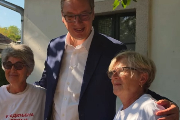 Oglasio se Vučić: Najlepši deo svakog dana su susreti sa ljudima i osmesi koji ostaju (VIDEO)