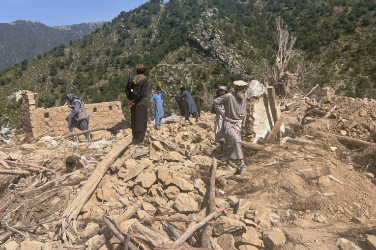 Buknuo novi sukob! Pakistan izveo vazdušne napade na Avganistan, kruže stravični prizori razaranja (VIDEO)
