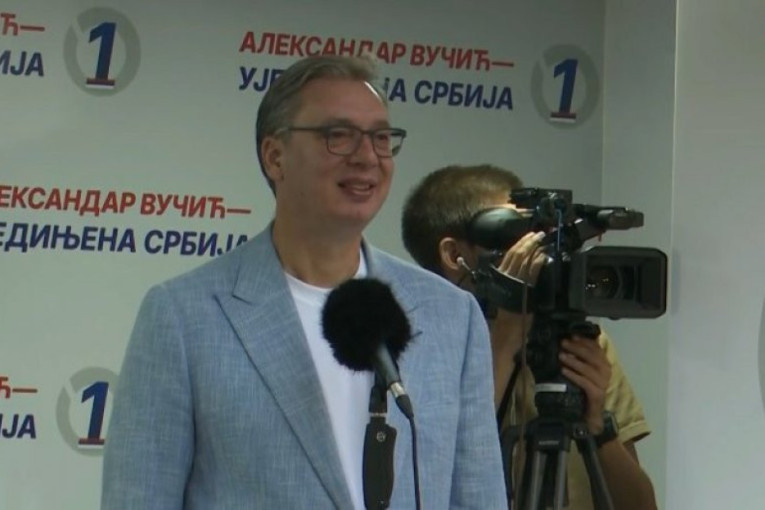 Vučić stigao u Sremsku Mitrovicu: Uspeli smo u tome da podignemo slobodarsku Srbiju (VIDEO)