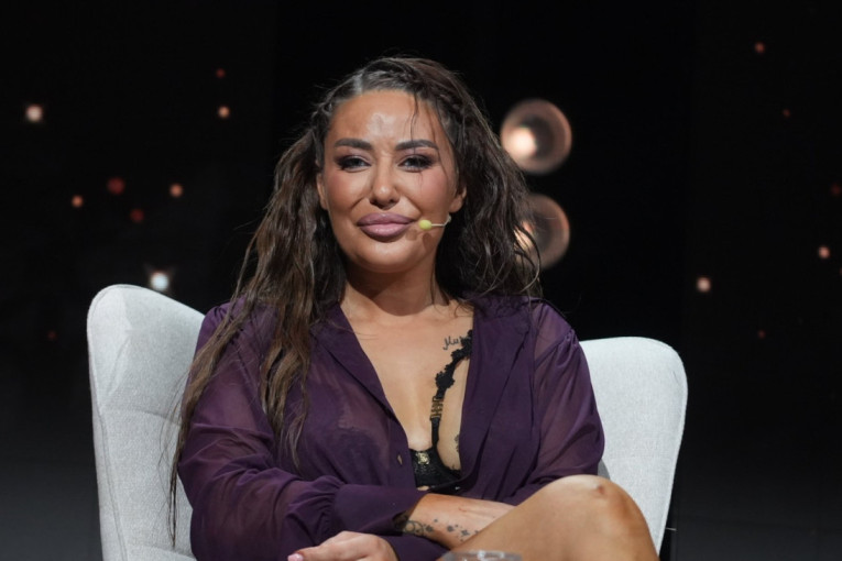 Ana Nikolić najavila oproštajnu turneju! Pevačica se povlači sa muzičke scene!
